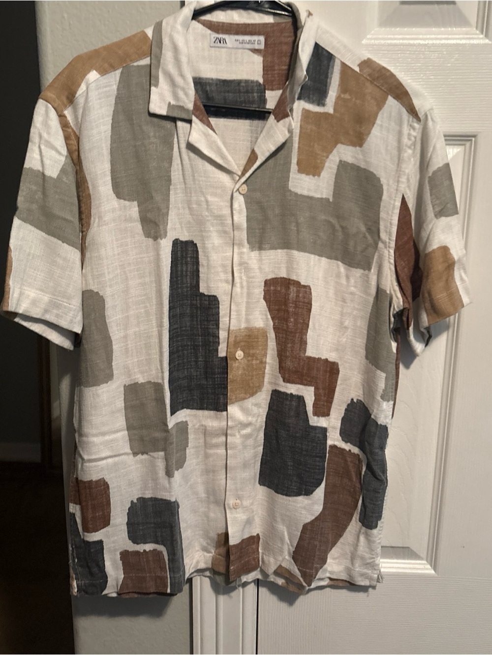Zara Men Short-Sleeve Button-Down Shirt in White, Brown, Gray, Black
